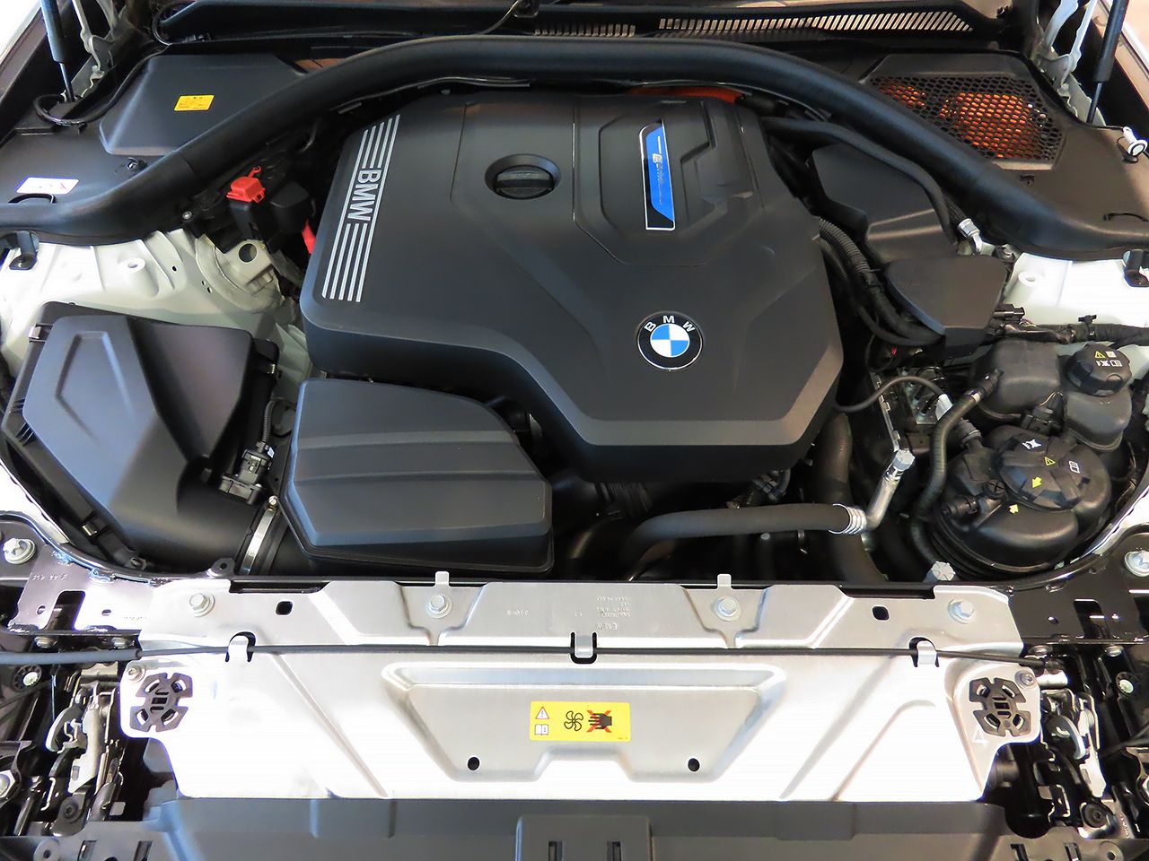 G20 330e Saloon LCI RHD MX