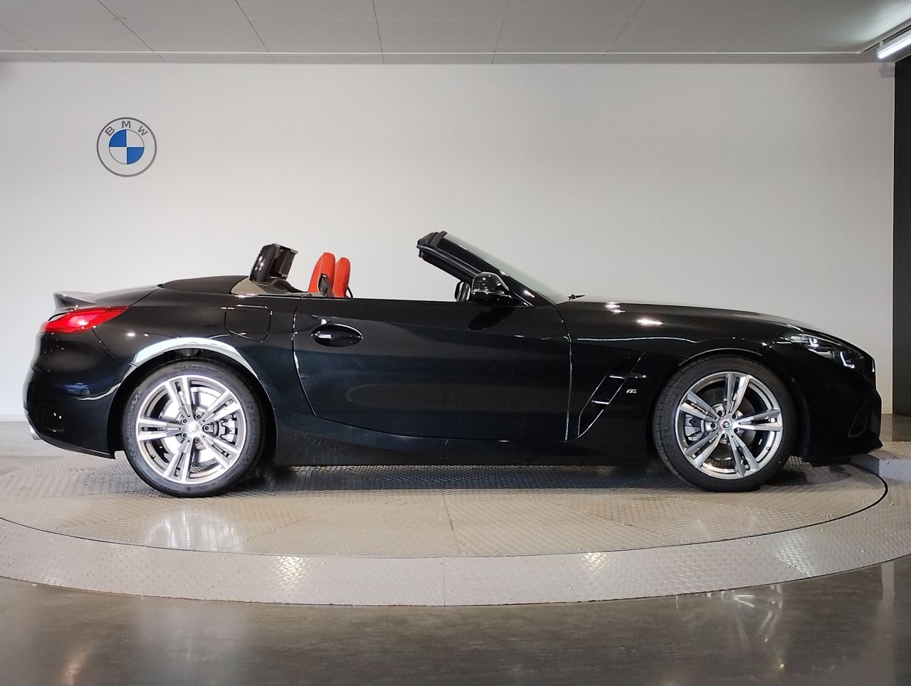 G29 z4 sDrive20i RHD