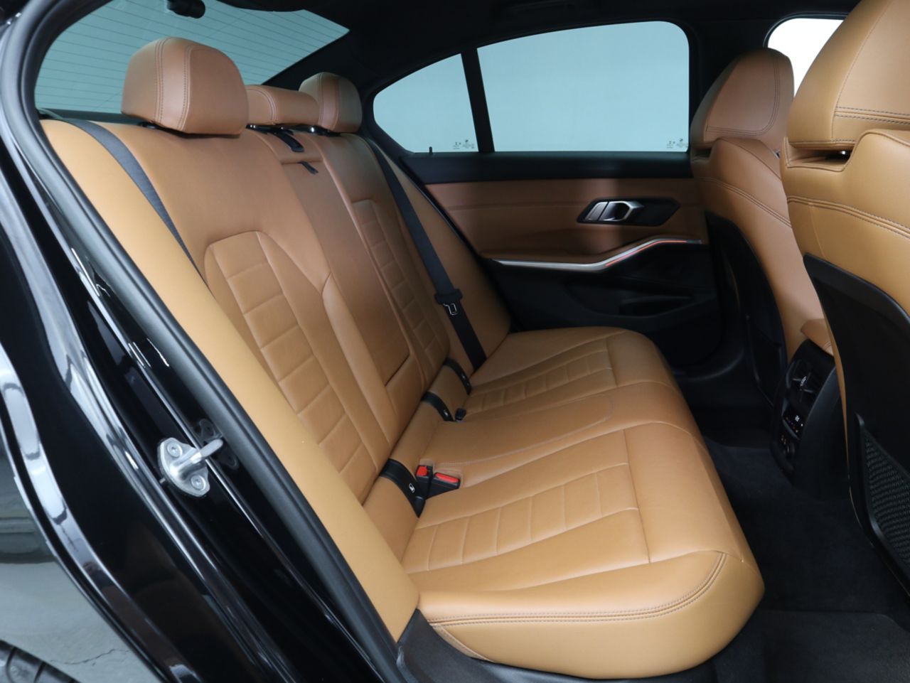 G20 320d xDrive RHD Saloon