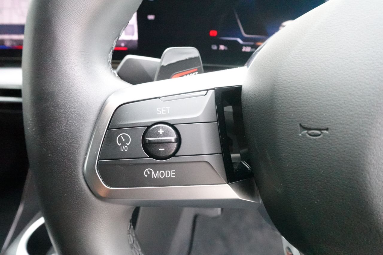 U11 iX1 xDrive30