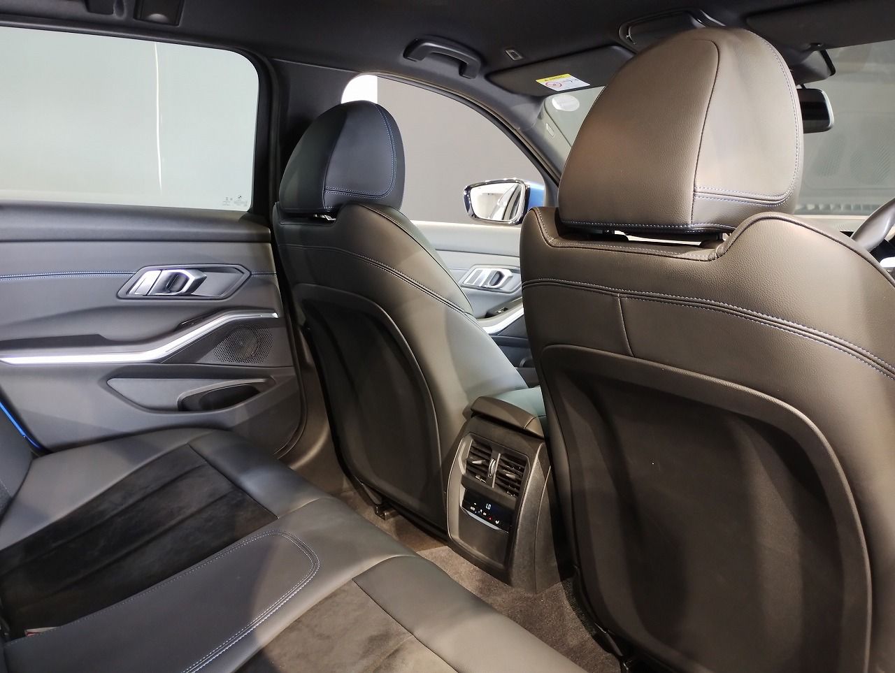 G21 320i RHD