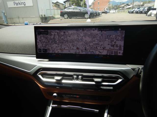 320d xDrive Berline RHD