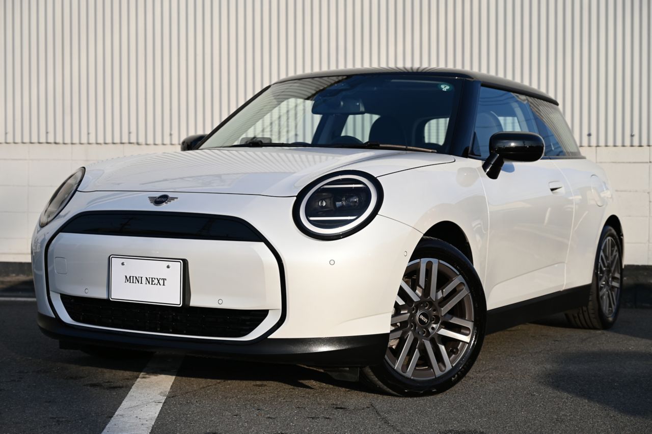 J01 MINI Cooper E