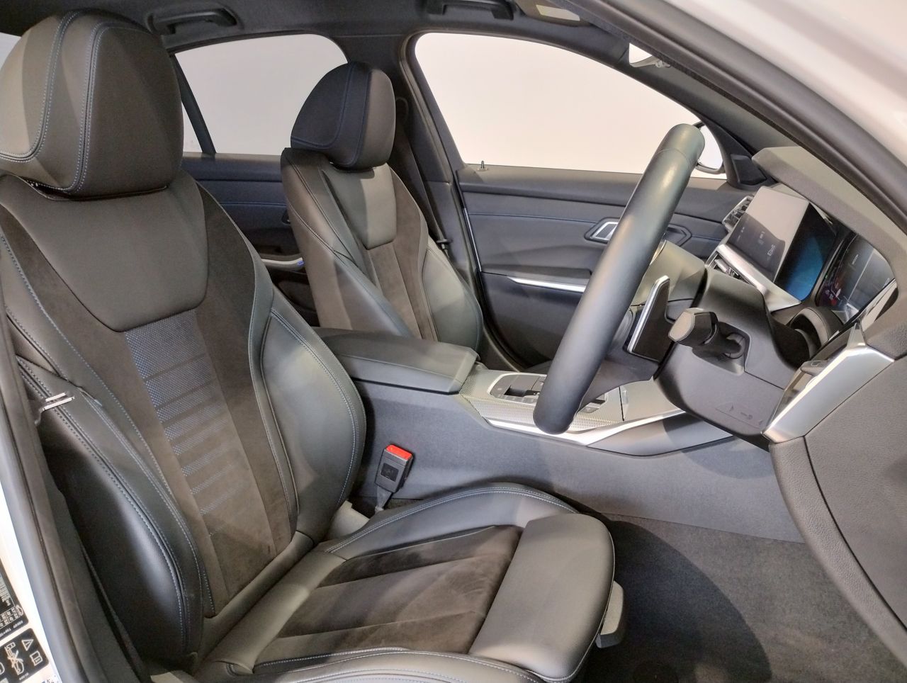 G20 320d xDrive RHD Saloon