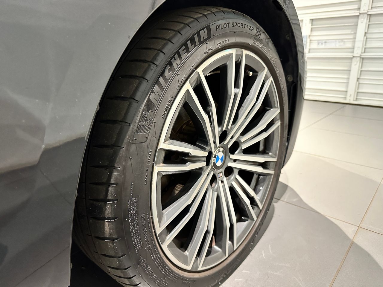 U11 iX1 xDrive30