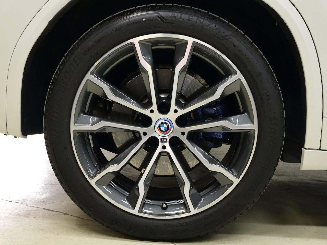 G01 X3 M40d RHD LCI ZA