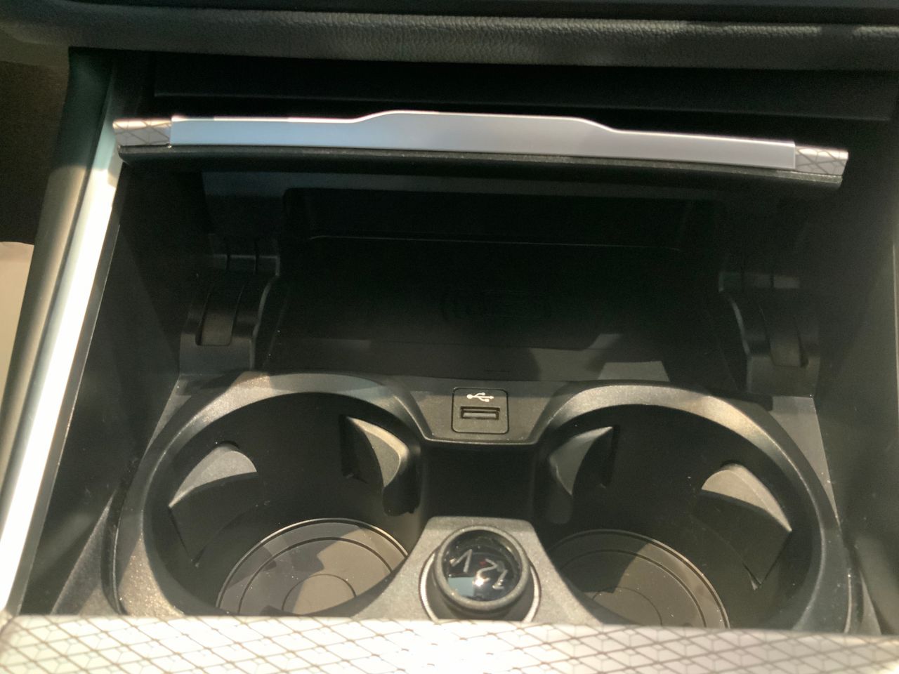320d xDrive Berline RHD