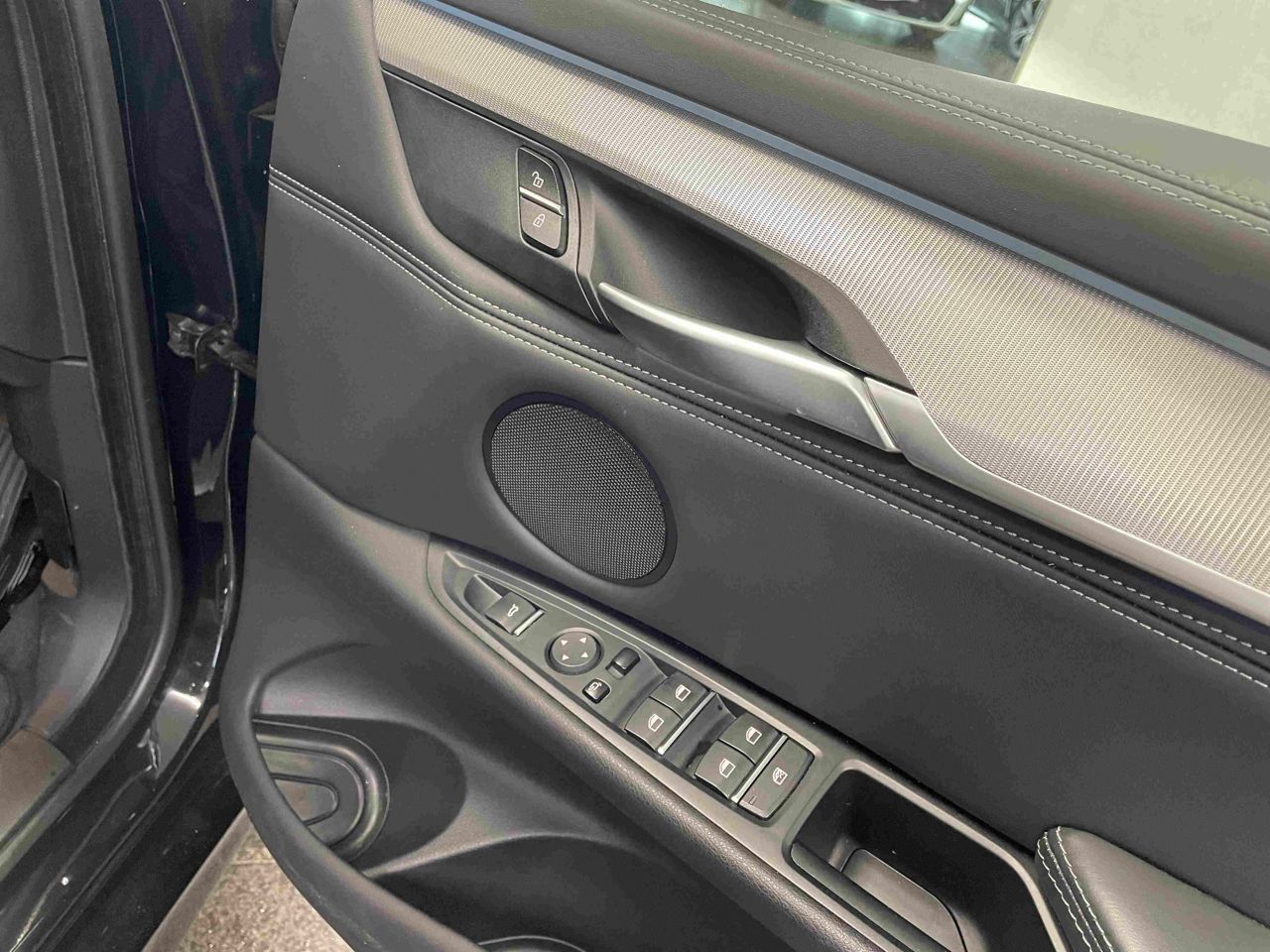 X6M RHD