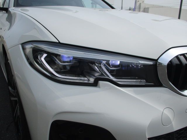 330i Berline RHD