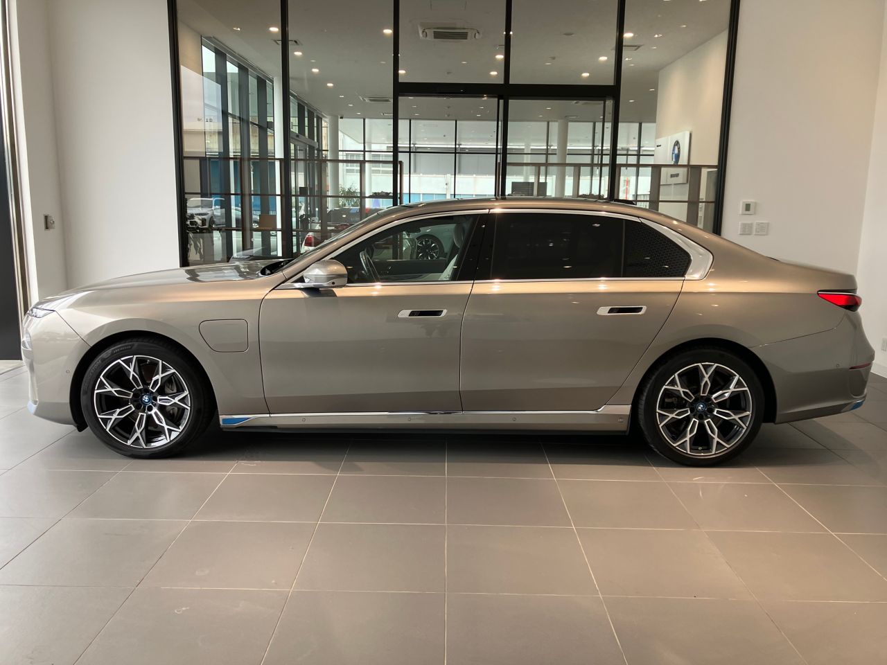 i7 xDrive60 Sedan RHD