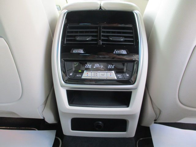 X* xDrive30d RHD