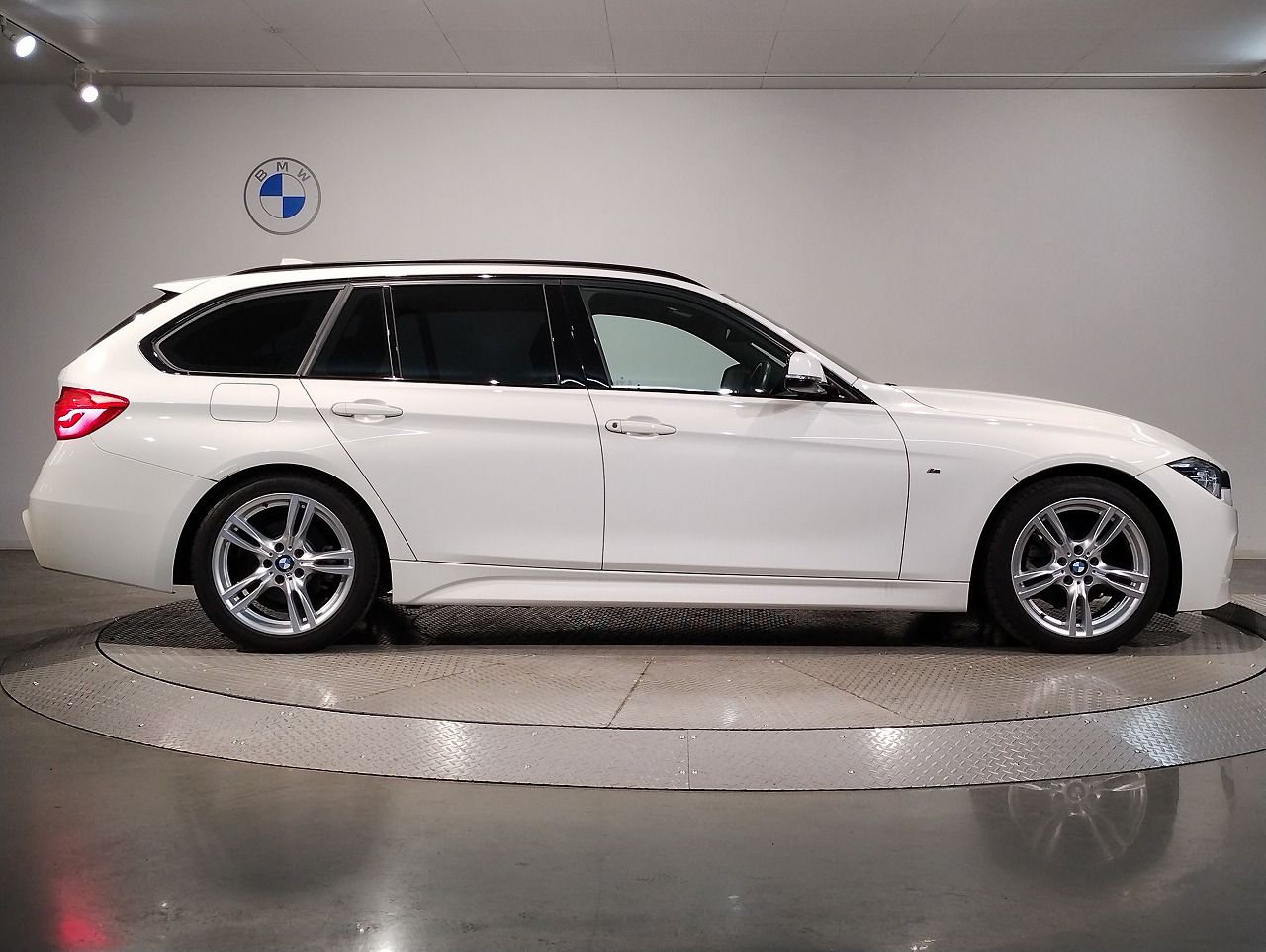 318I TOURING RHD