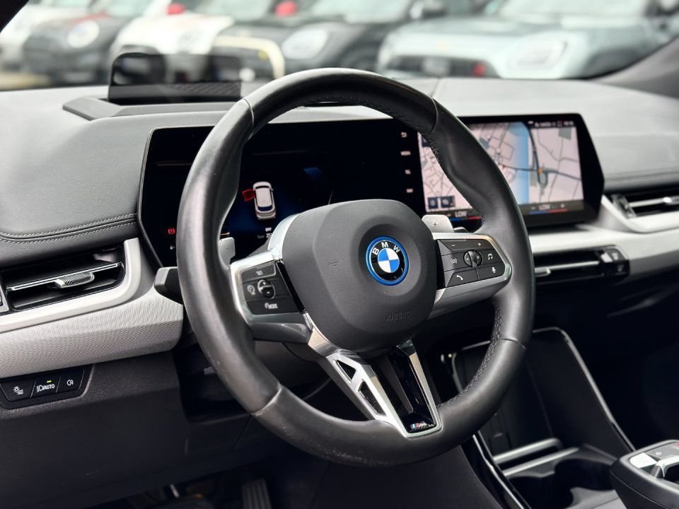 BMW 225