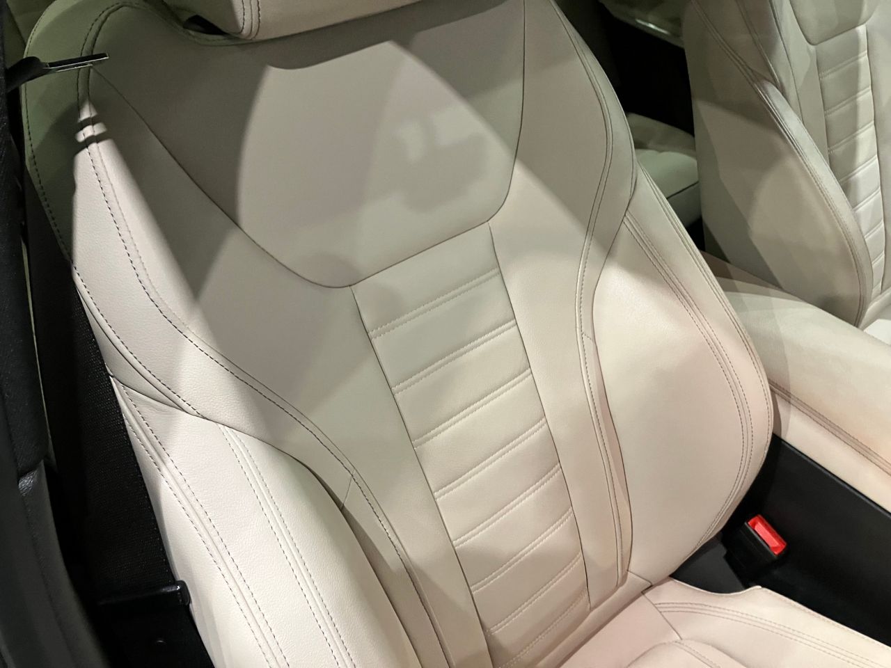 G20 320d xDrive RHD Saloon