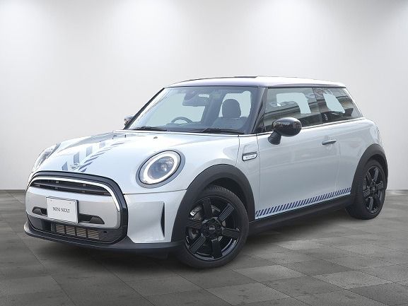 THE NEW MINI COOPER 3 DOOR BRICK LANE EDITION.