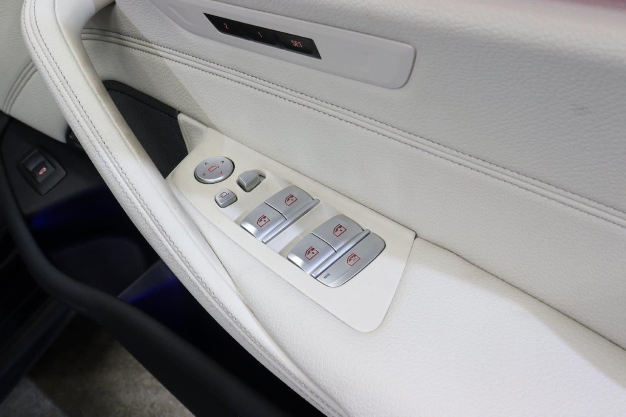 520d xDrive Sedan RHD