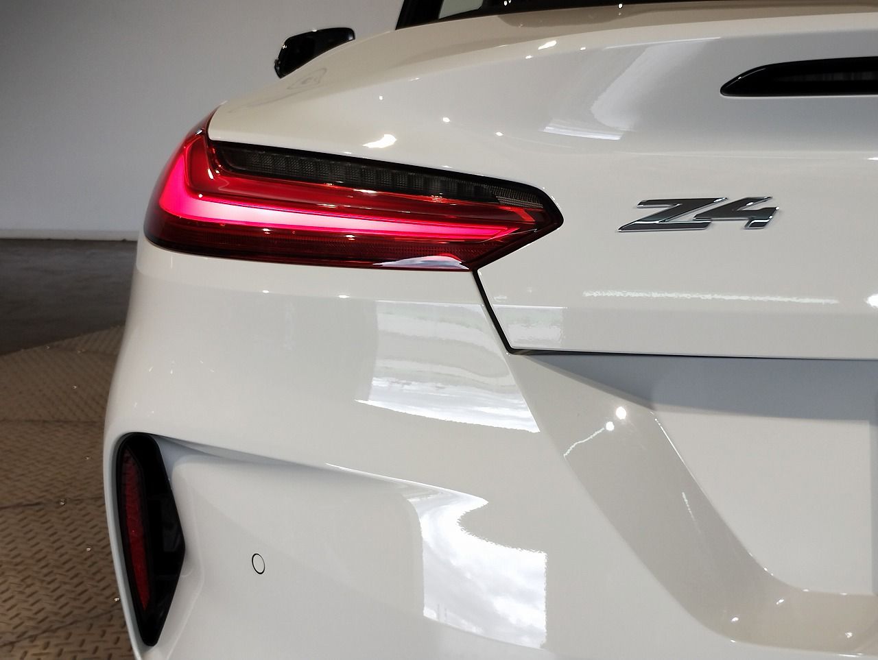 G29 z4 sDrive20i RHD