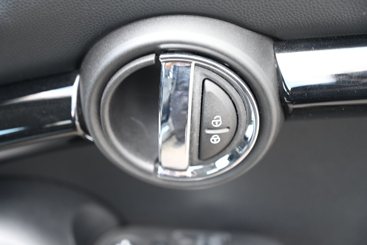 MINI Cooper F56 RHD