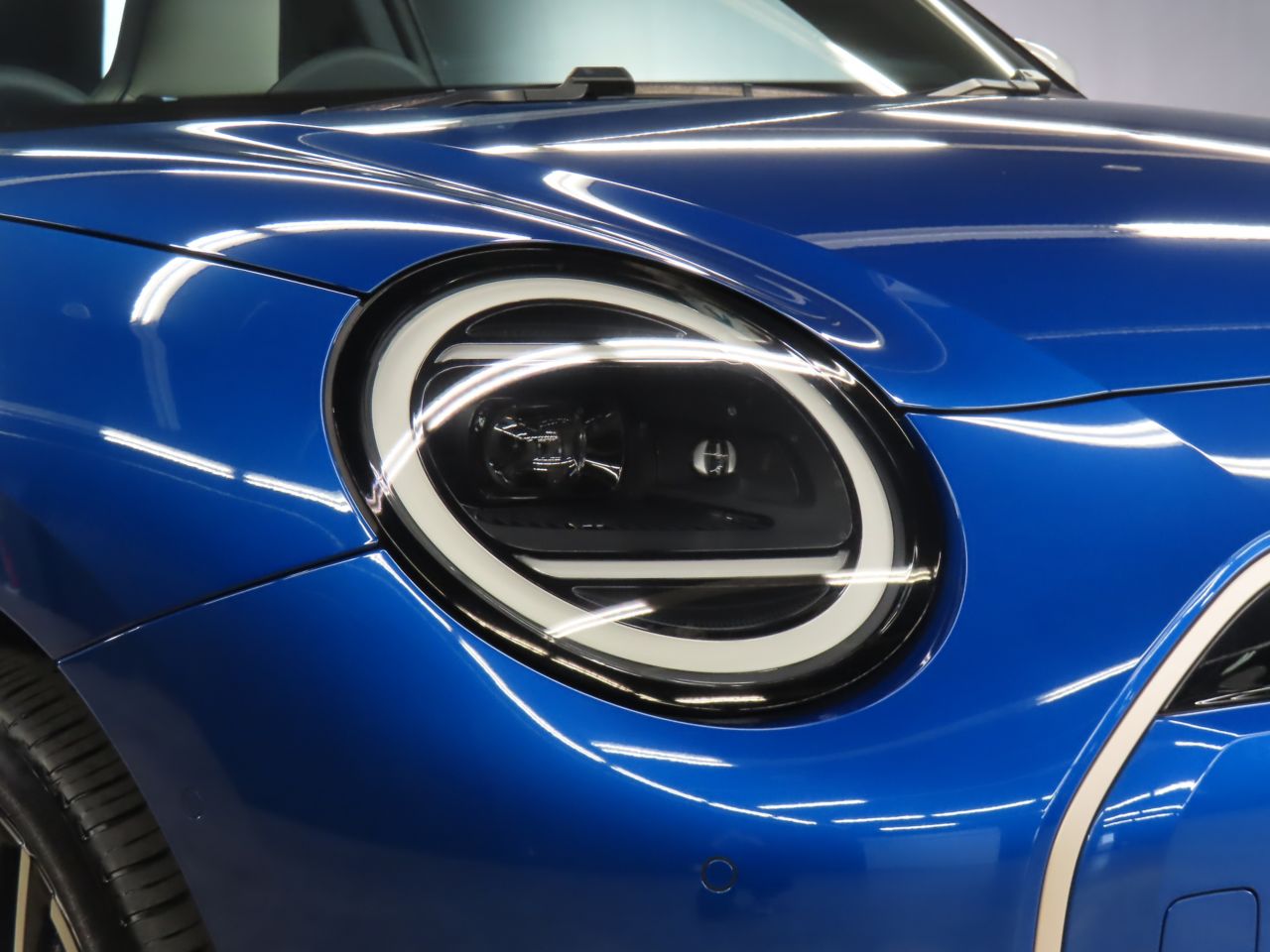 J01 MINI Cooper SE