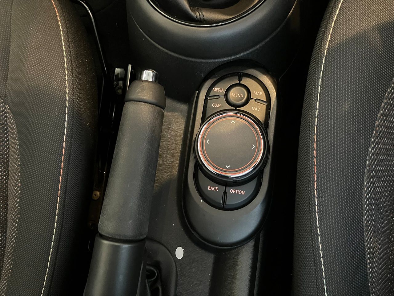 F55 COOPER D (AT)
