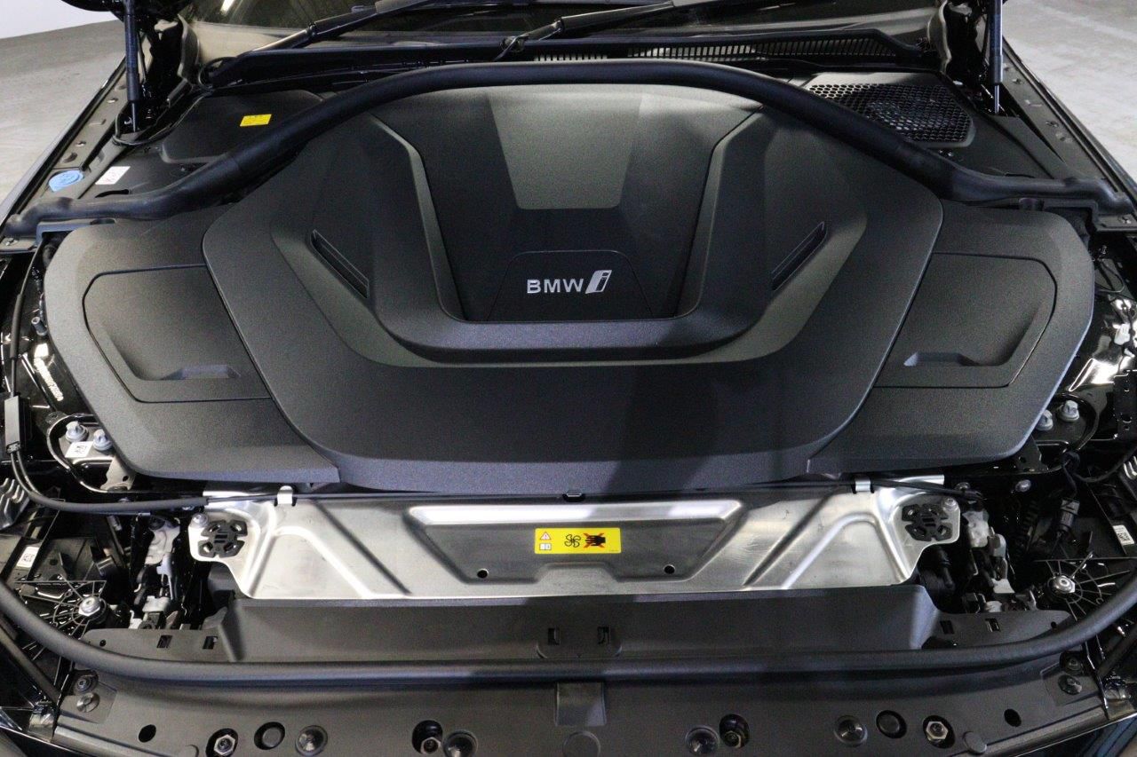 G26 i4 M50 RHD