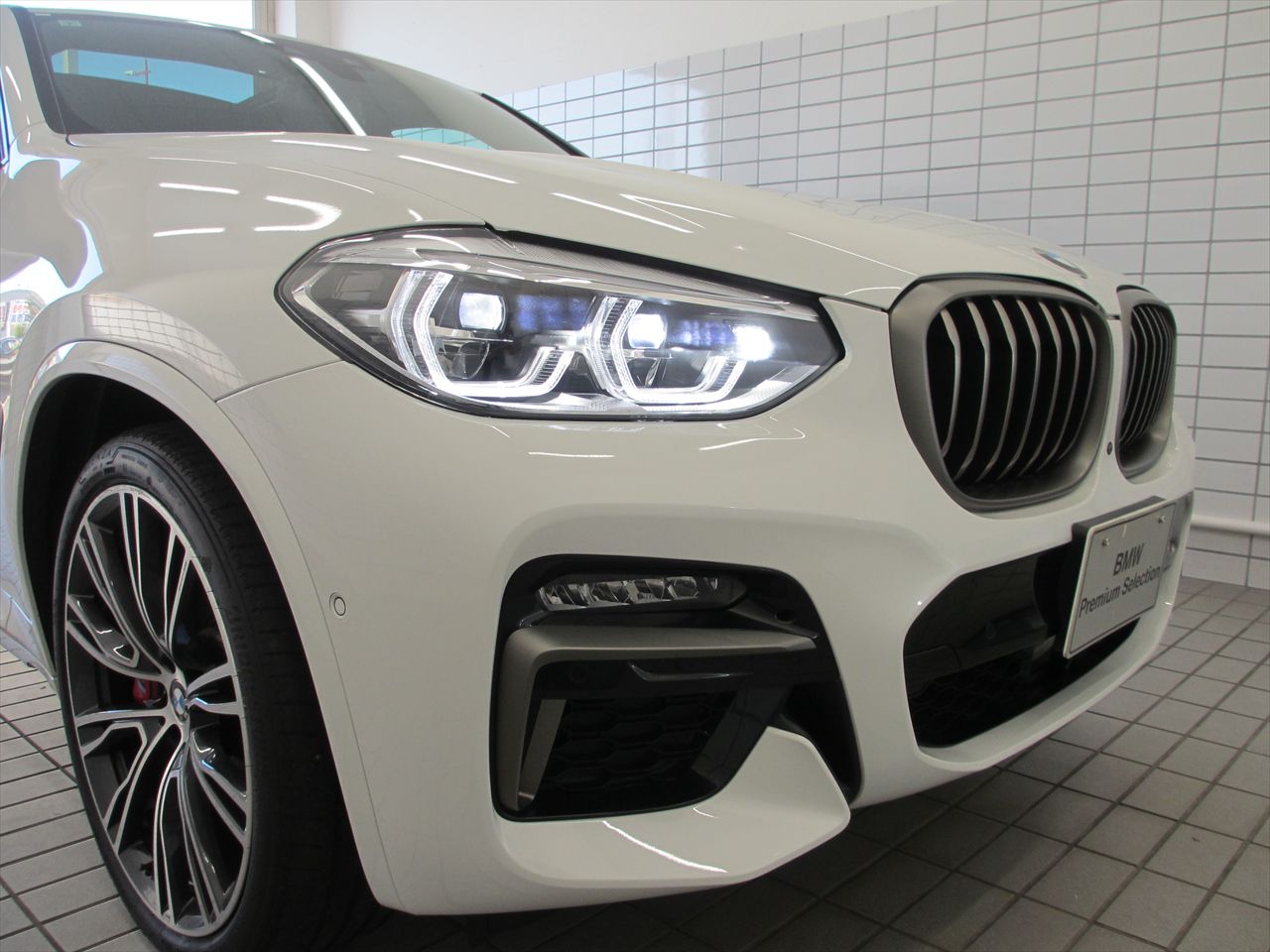 X4 M40i RHD