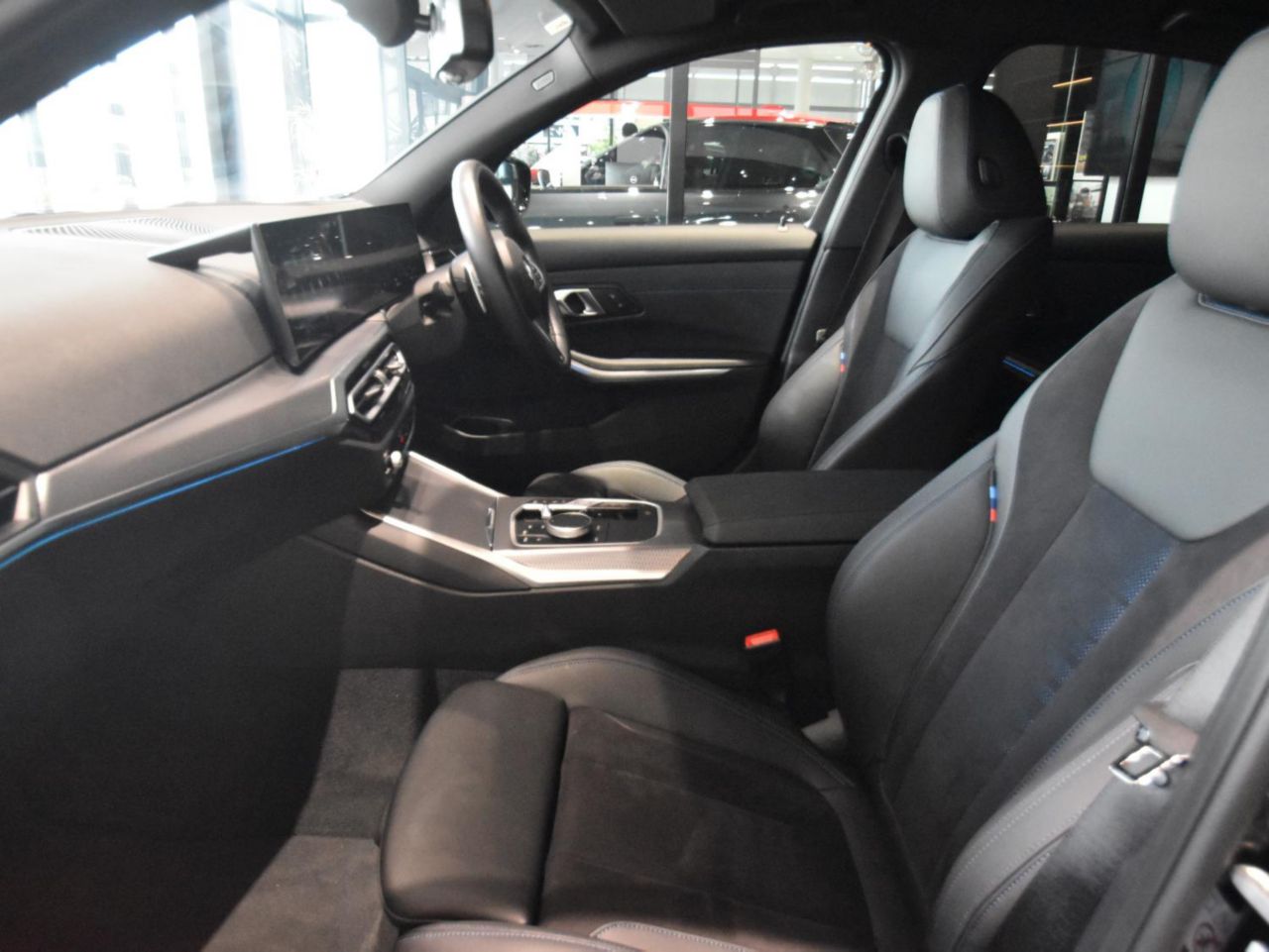 320d xDrive Berline RHD