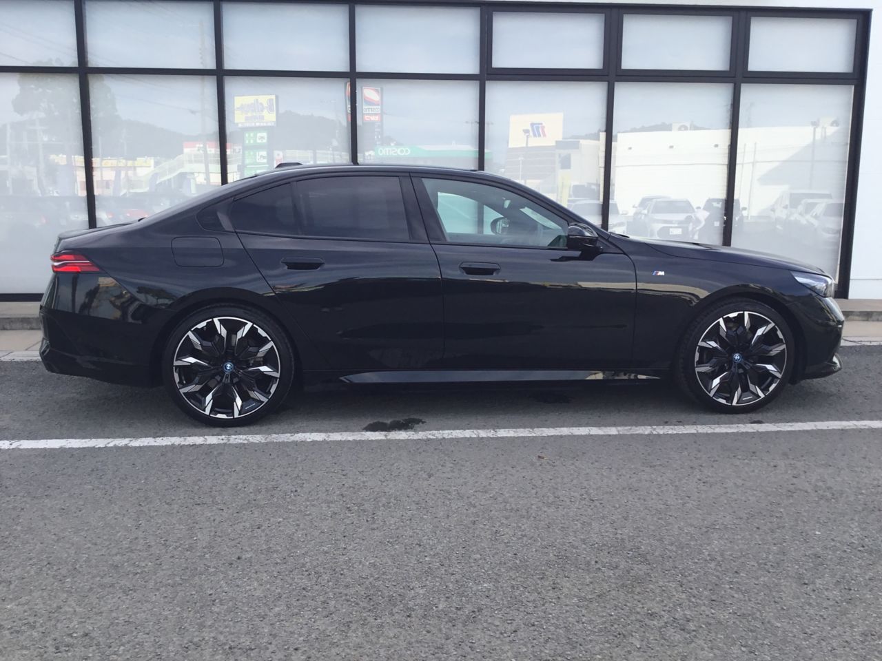 BMW i5 eDrive40 Sedan RHD