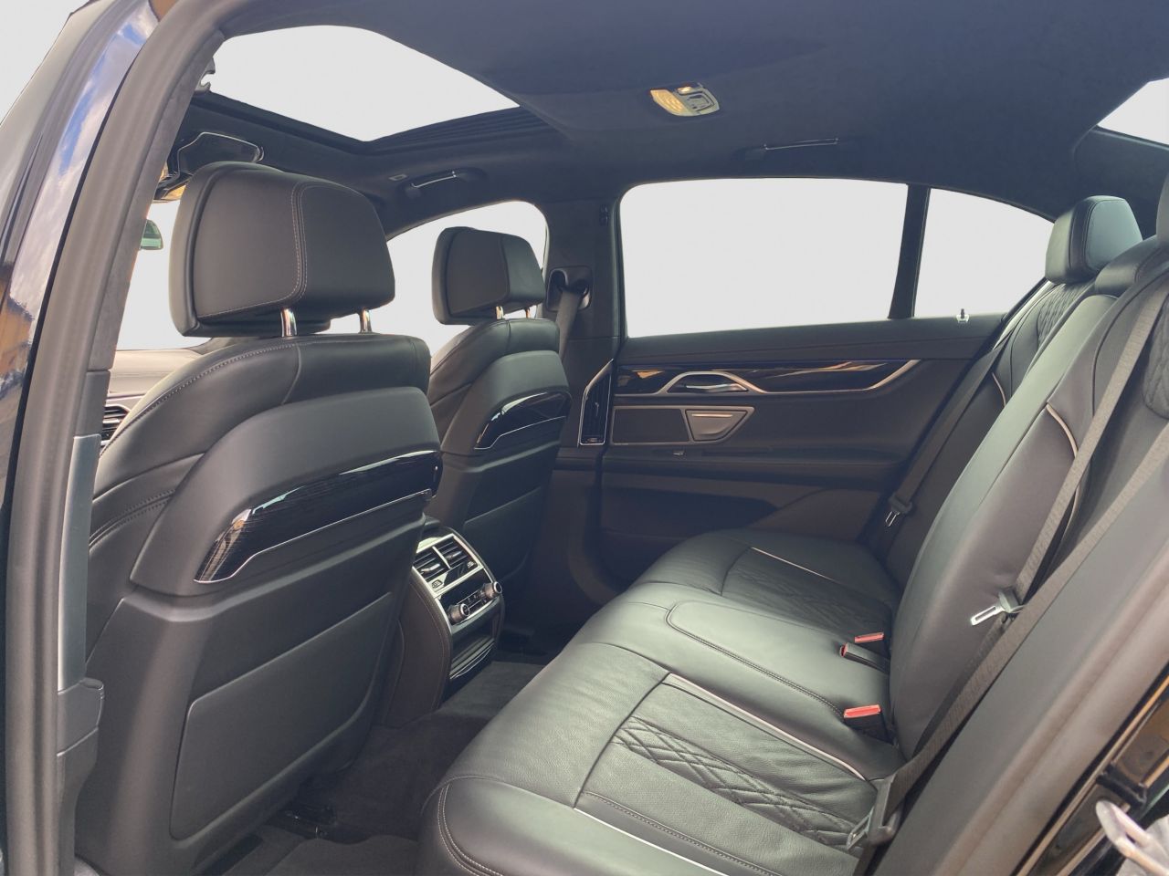 BMW 740
