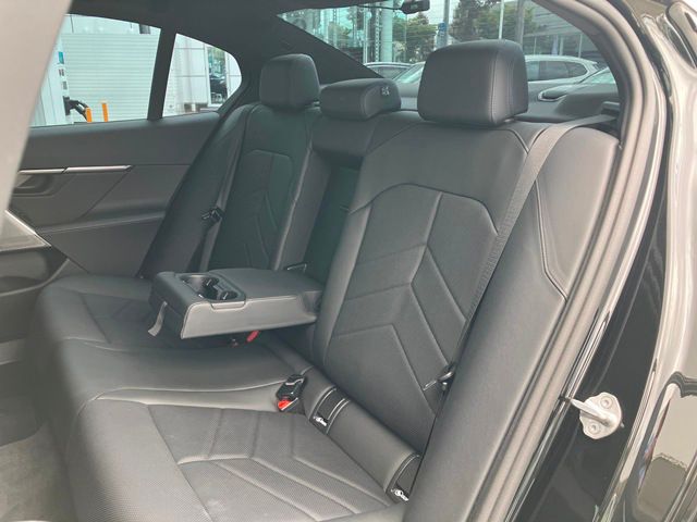 520i Sedan RHD
