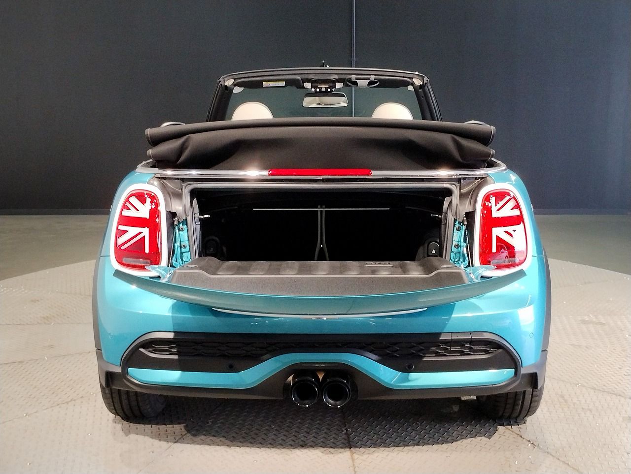 MINI Cooper S Convertible RHD