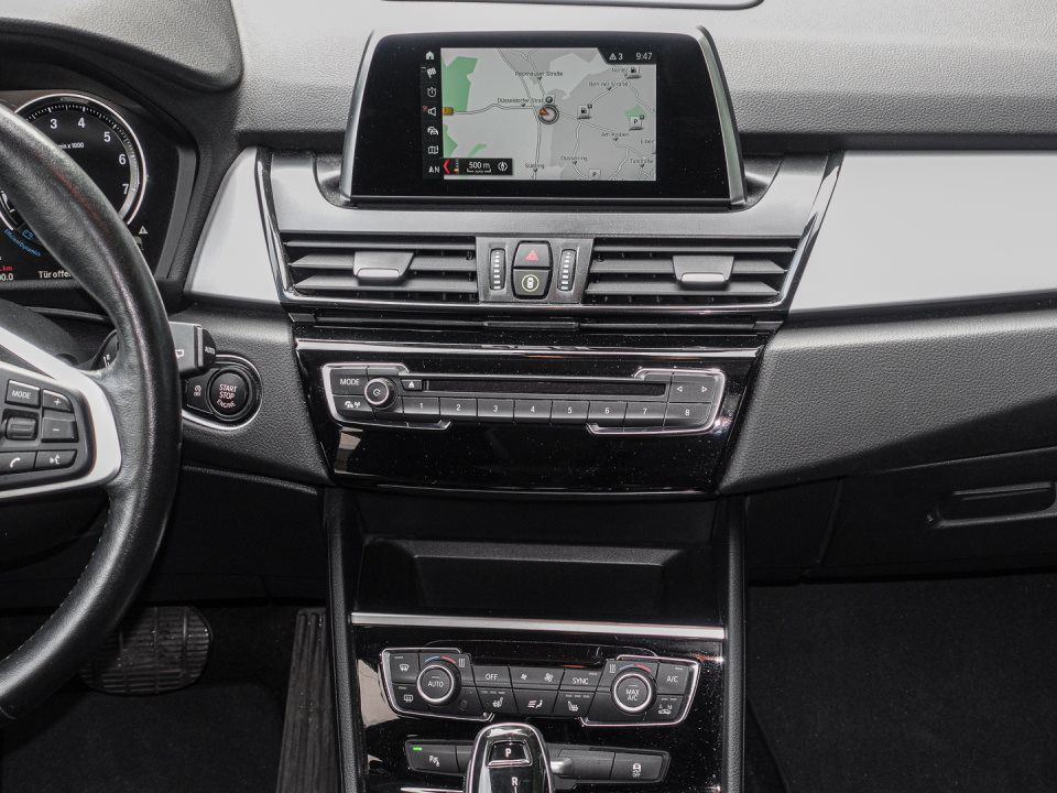 BMW 218