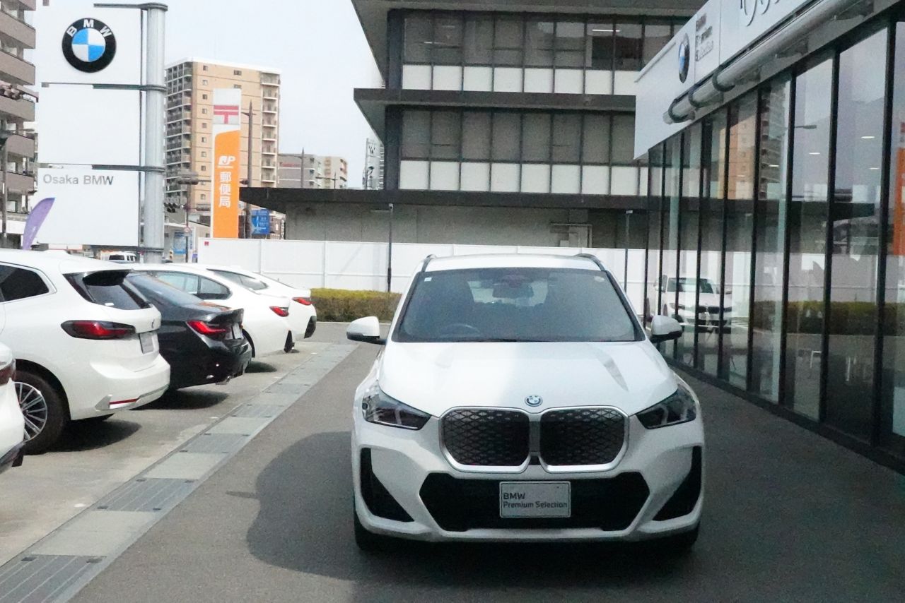 U11 iX1 xDrive30