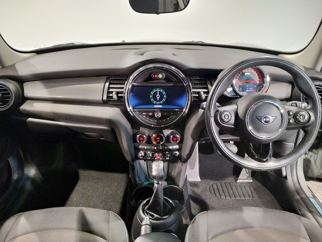 F55 COOPER D (AT)