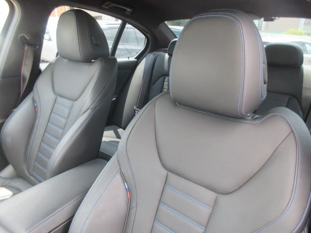 G20 320d xDrive RHD Saloon