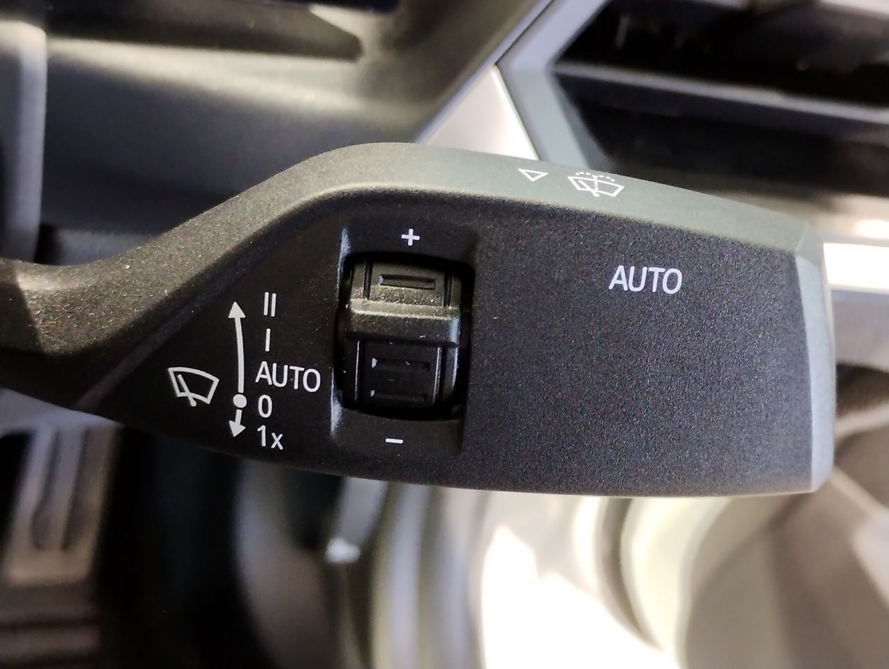 G20 320i Saloon LCI RHD MX