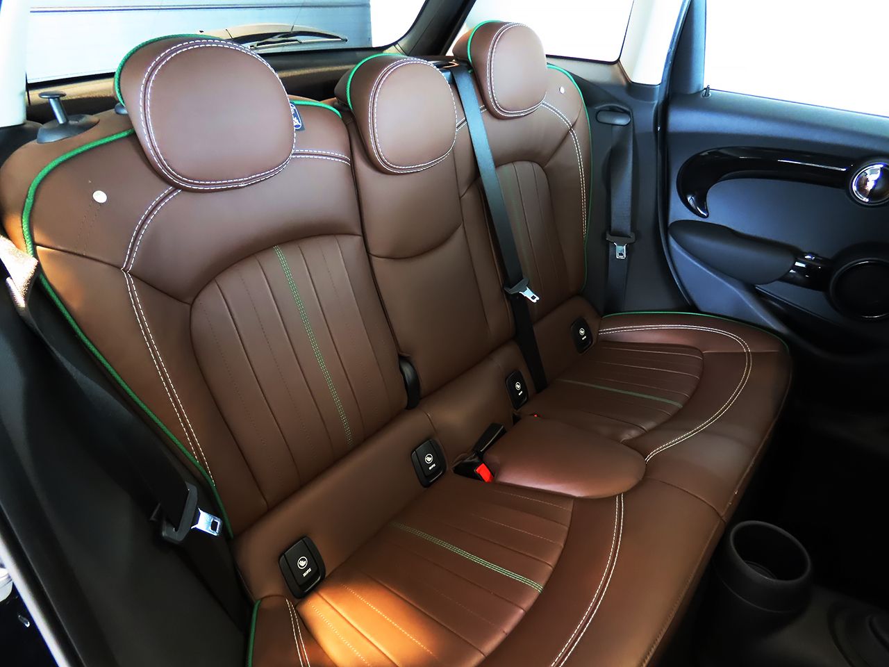 F55 COOPER D (AT)