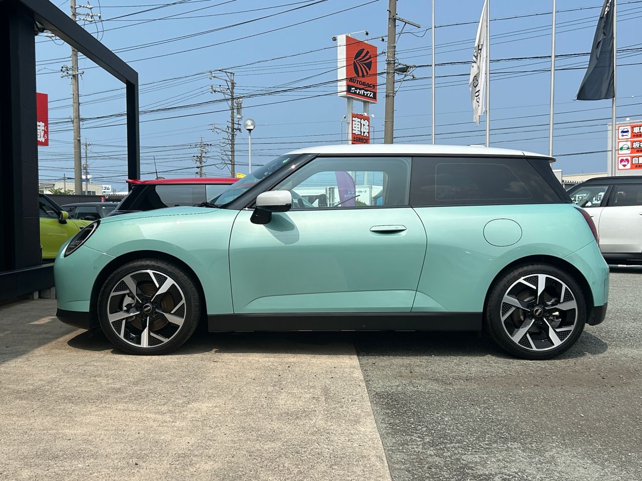 J01 MINI Cooper SE