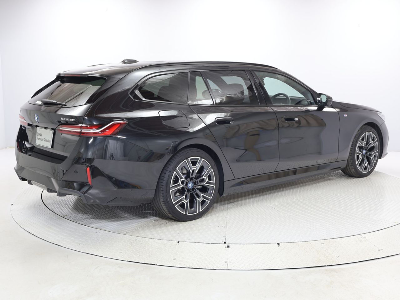 BMW i5 eDrive40 M Sport RHD