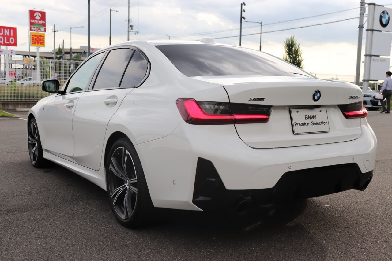 320d xDrive Berline RHD
