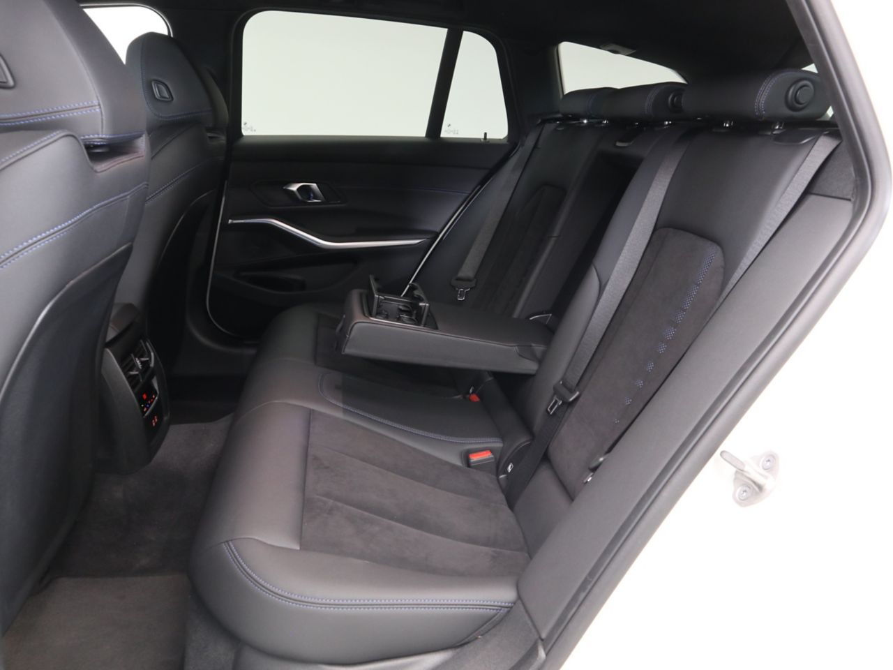 G21 320i Touring LCI RHD