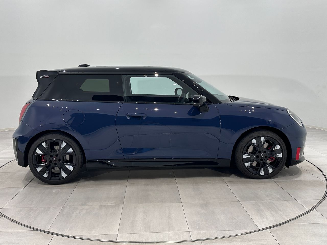 J01 MINI John Cooper Works Electric