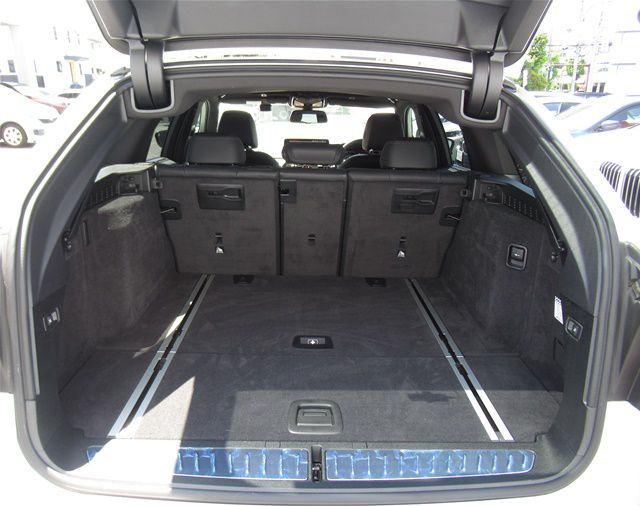 540i xDrive Touring RHD