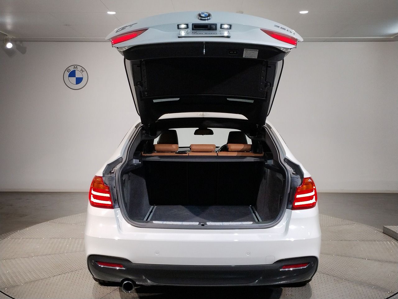 320I GRANTURISMO RHD