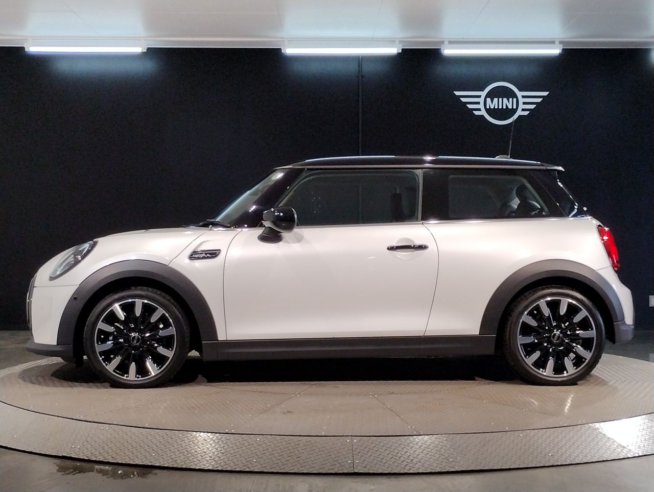 MINI Cooper F56 RHD