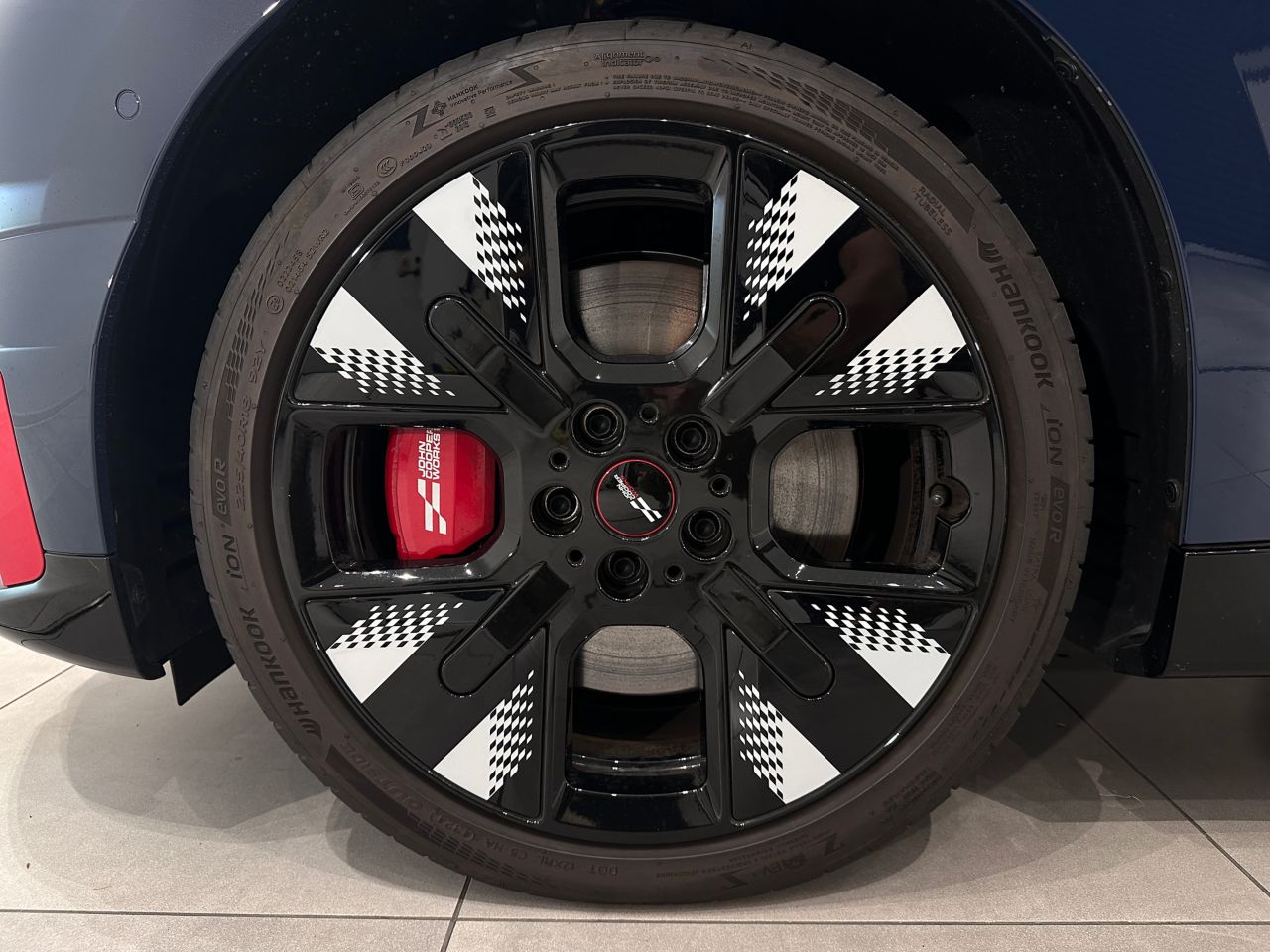 J01 MINI John Cooper Works Electric