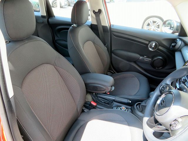 F55 COOPER D (AT)