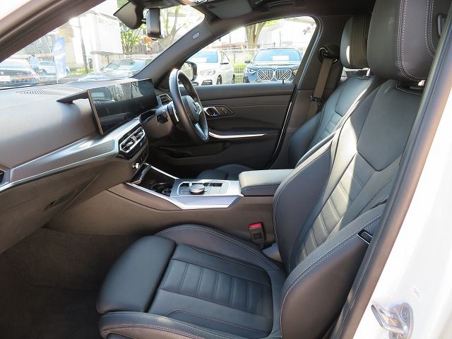 320d xDrive Berline RHD