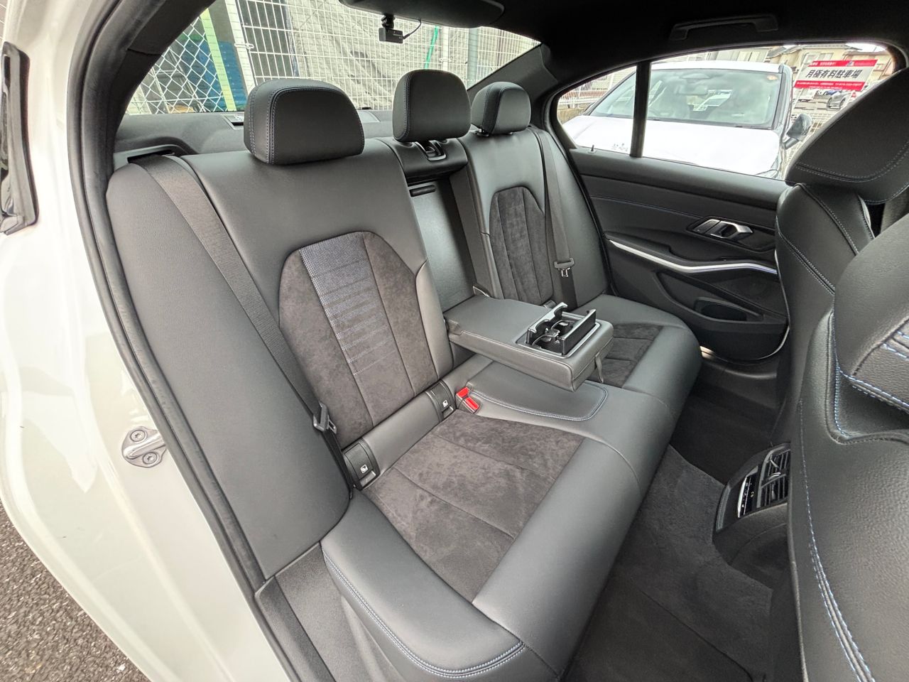 G20 320d xDrive RHD Saloon
