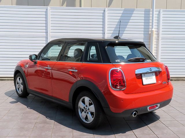 F55 COOPER D (AT)